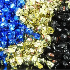 Assortiment de boules chocolats blanc, lait et noir